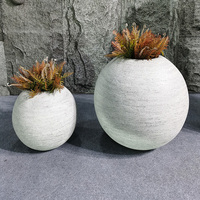 Pot Bunga Fiberglass Modern Berlapis Bubuk Desain Minimalis Klasik Ramah Lingkungan Tahan Lama untuk Digantung di Lantai Rumah Taman Belanja