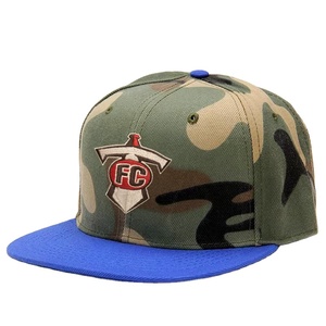 Casquette de baseball ajustable à 6 panneaux, couronne haute, XXL 64 cm, pour hommes adultes, à visière plate, broderie personnalisée, bicolore, en acrylique, motif camouflage, avec fermeture snapback - Product Image 3