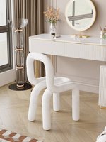 Chaise de salle à manger Ins Klein en velours, style créatif audacieux, inspirée des designers, géométrique, minimaliste, style crémeux, avec dossier et tapis antidérapant