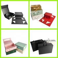 Boîte en carton pliable avec logo personnalisé, laminage mat, gaufrage, estampage à chaud doré, fermeture magnétique pour vêtements, chaussettes, emballage cadeau