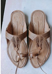 Sandales en cuir faites à la main à pampilles, claquettes brodées plates, personnalisables pour la revente - Product Image 5