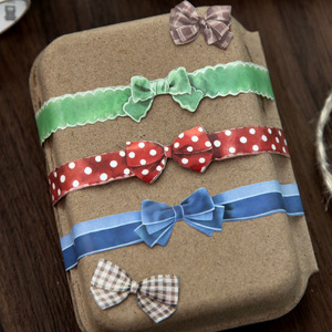 A Collection of Gift-wrapping Ideas: Basic Butterfly <strong>Ribbon</strong> Patterns, DIY Decorative Elements, Journal Borders and Gift Wrapping - Product Image 3