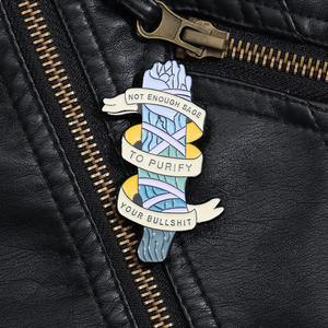 دبابيس معدنية مطلية بالمينا الناعمة بالجملة، دبابيس مخصصة بتصميم الحروف، شارات كرتونية للملابس، حرف معدنية - Product Image 3