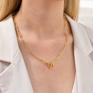 Collier carré à fermoir à bascule en acier inoxydable plaqué or 18 carats, étanche, polyvalent et élégant, par Joolim Jewelry - Product Image 6