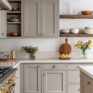 Tủ bếp sơn mài màu xám nhạt cho gia đình: Mang đến sự linh hoạt và quyến rũ cho nhà bếp hiện đại - Product Image 1