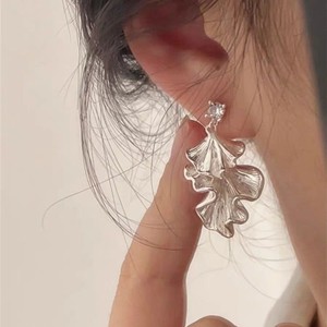 Temperament Ginkgo Leaf Stud Earrings for Women Light Luxury Silver Color Earring Daily Jewelry - Product Image 3