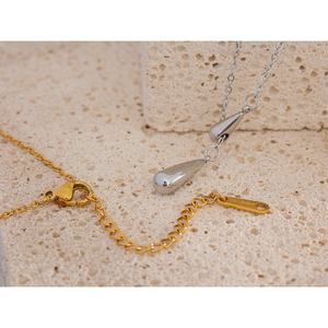 JINYOU 102 Water Drop Fashion Cast collana con ciondolo Color <span class=keywords><strong>oro</strong></span> Trendy gioielli in acciaio inossidabile <span class=keywords><strong>Collier</strong></span> impermeabile per le donne Charm - Product Image 3