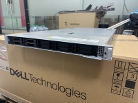 Server Rak Dual-socket R670 1U Menggabungkan Efisiensi Energi yang Luar Biasa dengan Akselerasi Performa Tinggi yang Seimbang.