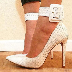 Chaussures réfléchissantes à talon fin, 1 pièce, motifs 3D, Lizard, bride à la cheville, haut à bout pointu, pendentif, en grande taille 47