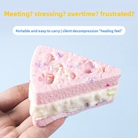 Anti-stress créatif de style influenceur, en forme de fromage triangulaire (en caoutchouc) à texture réaliste, à rebond lent, idéal pour le pressage