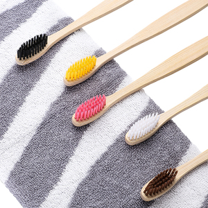 Brosse <span class=keywords><strong>à</strong></span> <span class=keywords><strong>dents</strong></span> en bambou de voyage d'<span class=keywords><strong>occasion</strong></span> sans BPA certifiée CE FCC FDA ROHS avec poils en nylon Pupont souple - Product Image 4