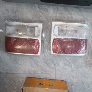 <span class=keywords><strong>Feu</strong></span> arrière standard pour bus Toyota Coaster, non chromé, lentille rouge transparente, remplacement OEM, côté gauche et droit - Product Image 3