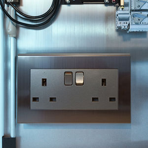 MGA presa <span class=keywords><strong>Twin</strong></span> UK Switched all'ingrosso di alta qualità e di alto livello adatta sia per ambienti domestici che industriali - Product Image 2