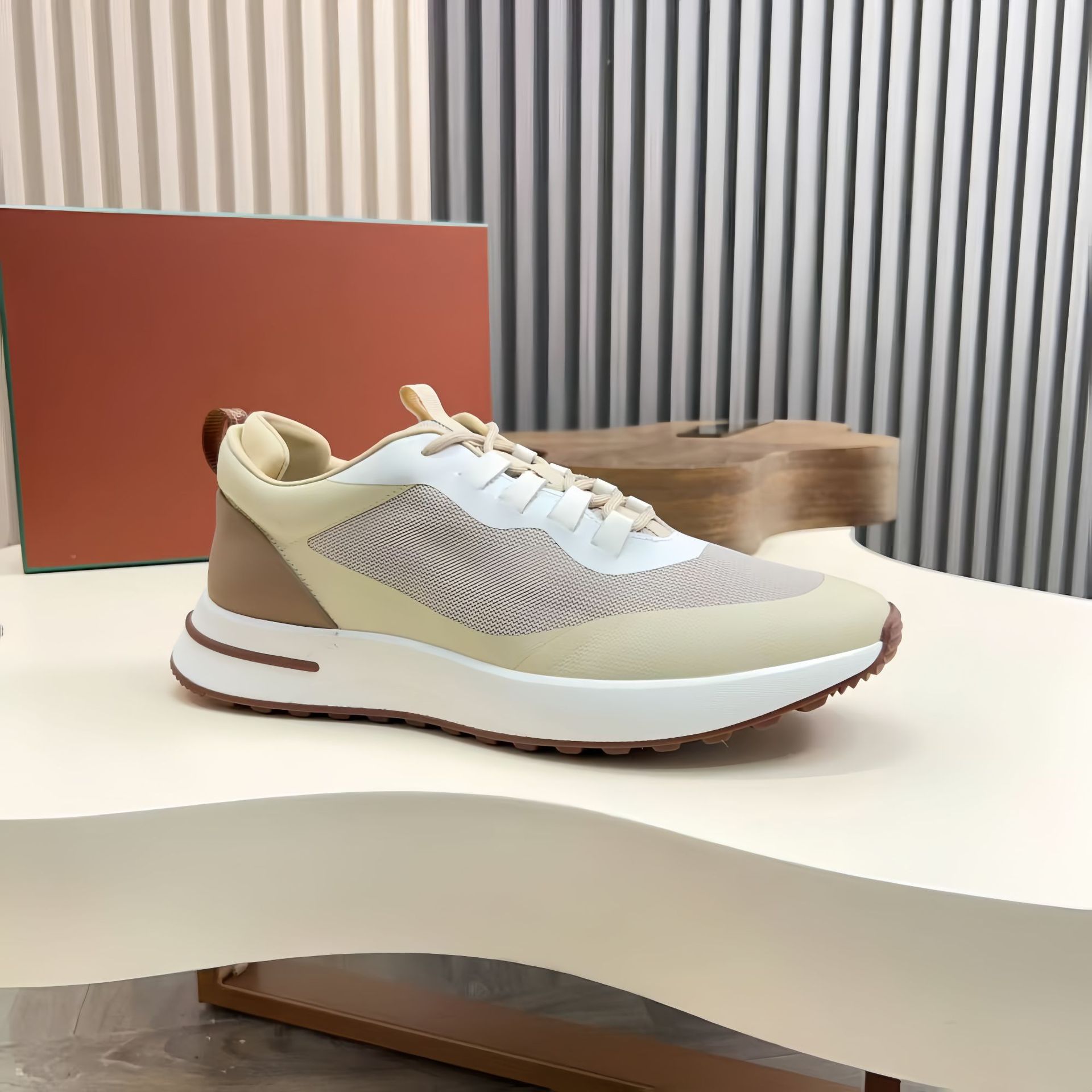 Coda di caffè color albicocca