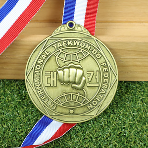 เหรียญกีฬาเทควันโด วอลเลย์บอล ฟุตบอล ฮอกกี้ ซอฟต์บอล แบบกำหนดเอง พิมพ์ลาย 3 มิติ ด้วยเทคนิคเคลือบอ่อนด้วยแสงยูวี บนเหรียญโลหะ - Product Image 3