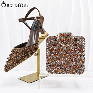 Chaussures de soirée formelles de luxe faites à la main pour femmes, ornées de perles et de strass, avec pochette assortie, à bout pointu, à enfiler, talons hauts de 6-8 cm, pour mariage - Product Image 6