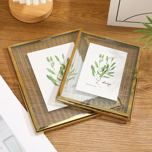 Cadres <span class=keywords><strong>photo</strong></span> modernes <span class=keywords><strong>et</strong></span> concis en métal doré, cadres <span class=keywords><strong>photo</strong></span> artistiques avec couvercle en <span class=keywords><strong>verre</strong></span> pour une utilisation décorative - Product Image 4