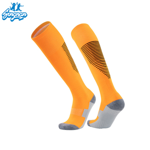 Logo personnalisé athlétique hommes chaussettes <span class=keywords><strong>de</strong></span> football personnalisé <span class=keywords><strong>bas</strong></span> doux course <span class=keywords><strong>Compression</strong></span> genou haut coton tricot jeunesse Sport Grip chaussettes - Product Image 2