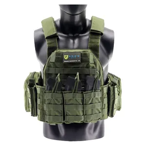 战术装备供应商防护板装甲战术背心，带水化膀胱水袋