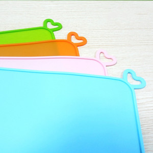 แผ่นรองอาหารสัตว์เลี้ยงซิลิโคนกันน้ำขนาดใหญ่สำหรับสุนัขหรือแมว - Product Image 3