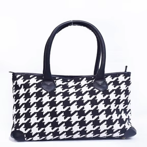 Bolso de lona de moda con asas de cuero Diseño en blanco y negro Bolso de gran capacidad para mujer con cremallera - Product Image 4