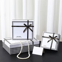 Boîte de luxe avec couvercle et base, personnalisable avec logo, vente en gros, emballage cadeau sur mesure pour T-shirt, vêtements, boîte en carton pour écharpe