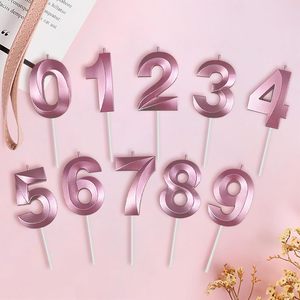شموع أرقام ذهبية وحمراء وفضية اللون على شكل أرقام لتزيين الكيك - Product Image 3
