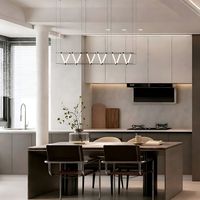 Cuisine moderne en contreplaqué marin stratifié avec îlot et comptoirs en quartz, ensemble complet sur mesure, laque blanche haute brillance