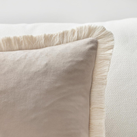Housses de coussin décoratives durables à assortir, en velours hollandais doux avec pompons, vente en gros