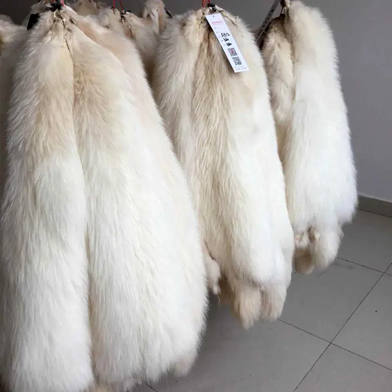 Wholesale raccoon fur skin High Quality 85cm Natural White Raccoon Fur pelts