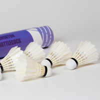 Volants de badminton de qualité supérieure OEM, en plumes d'oie, avec des performances de vol de premier ordre pour un usage sportif