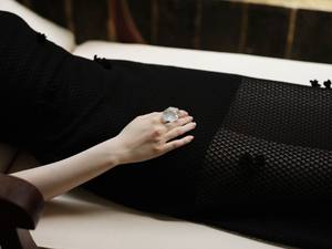 Style doux robes femmes à manches longues Clio dentelle Emb longue robe tissu écologique femme vêtements blanc fabriqué au Vietnam - Product Image 5