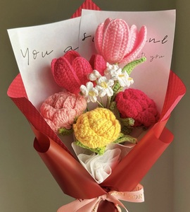 Bouquet di Fiori Fatti a Mano all'Uncinetto: Rose, Tulipani e Margherite Eterne, Lunghezza Personalizzabile, Romantico e Sognante per Laurea e Casa - Product Image 5