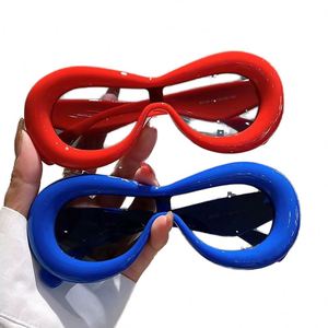 Gafas de Sol de Burbuja Extra Grandes de Estilo Futurista y Moderno QM Trendy, Gafas de Sol de Color Caramelo a la Moda - Product Image 1