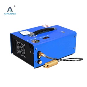 Compresor de aire portátil AIRMega PCP de 12V HPA con manómetro para inflar equipos de buceo - Product Image 3