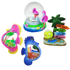 Globo <span class=keywords><strong>de</strong></span> Nieve Romántico Personalizado Modelo Sardenia Cala Coticcio, Hecho a Mano, con Flamenco, Estrella <span class=keywords><strong>de</strong></span> Mar, Laguna <span class=keywords><strong>de</strong></span> Bora Bora, Caballito <span class=keywords><strong>de</strong></span> Mar y Coral, Recuerdo - Product Image 1