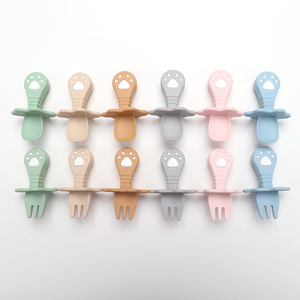 Ensemble de cuillères ergonomiques en silicone sans BPA pour bébé, à pointe souple, de qualité alimentaire, pour tout-petits et enfants, couverts de repas sûrs, vaisselle pour nourrissons - Product Image 2