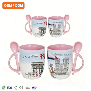 Mug en céramique personnalisé avec cuillère, motif Arc de Triomphe et Cathédrale du Sacré-Cœur, vente en gros ODM/OEM pour tasses souvenirs - Product Image 1