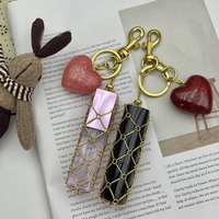 Porte-clés élégant en acier inoxydable tressé pour rouge à lèvres, avec breloque cœur rouge pailleté, pendentif portable pour sac à main, décoration mignonne, cadeau