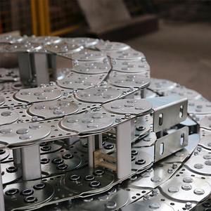 Portador de arrastre de cable de acero resistente a la corrosión de alta carga Protector de carcasa rígida de acero inoxidable completamente cerrado para cadena de arrastre para acero - Product Image 5