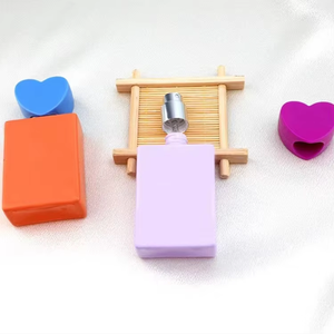 Flacon de parfum carré vide de 30 ml, couleur macaron, couvercle enfantin doux, flacon pulvérisateur portable de voyage, <span class=keywords><strong>verre</strong></span> sérigraphié - Product Image 6