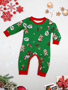 <span class=keywords><strong>Pigiama</strong></span> Termico Natalizio Verde Personalizzato con Stampa Integrale a Tema Gnomo di Pan di Zenzero, Nuovo Stile per Tutta la Famiglia - Product Image 4