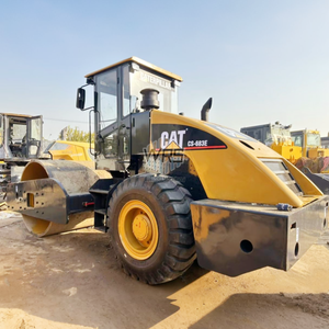 Caterpillar a utilisé la condition parfaite de travail du compacteur CS683e de route du vibrateur CS583 CS683 de rouleau de route - Product Image 3