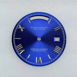 Esfera de reloj nueva y mejorada, con números romanos, diseño deportivo, adecuada para uso formal. - Product Image 6