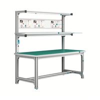 Bancs de travail industriels personnalisés en excellent état avec profilés en aluminium pour l'assemblage et l'atelier de vente au détail