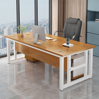 Bureau d'ordinateur de bureau simple et élégant pour les employés, les gestionnaires et les superviseurs