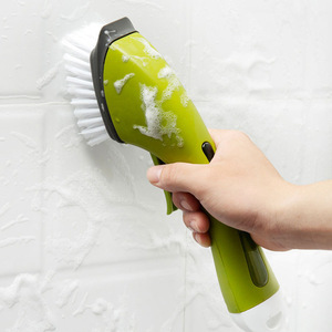 Bouteilles de pulvérisation en plastique vert avec brosse de nettoyage gommage de fenêtre de <span class=keywords><strong>voiture</strong></span> pour le nettoyage intérieur du véhicule - Product Image 5
