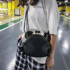 กระเป๋าสะพายข้างดีไซน์ใหม่ รุ่นนิช กระเป๋าปูแดงน่ารัก กระเป๋าติดหูเก๋ๆ - Product Image 4