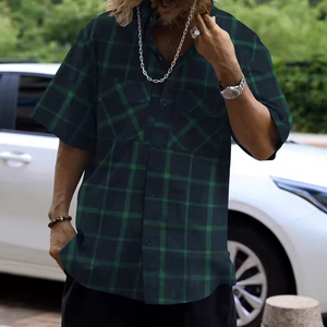 เสื้อเชิ้ตแขนสั้นลำลองสไตล์สปอร์ตผู้ชายลายสก็อตเย็บต่อผ้าแบบมีหัวเข็มขัด แฟชั่นฮิตสไตล์ยุโรปและอเมริกา ปี 2025 - Product Image 2