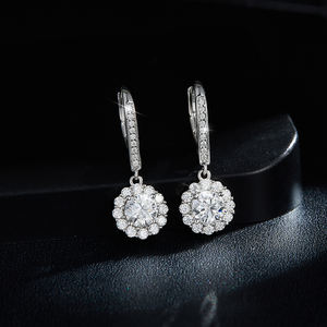 Pendientes Redondos de Moissanita de 0.5ct y 5mm con Baño de Platino y Certificado GRA - Product Image 4